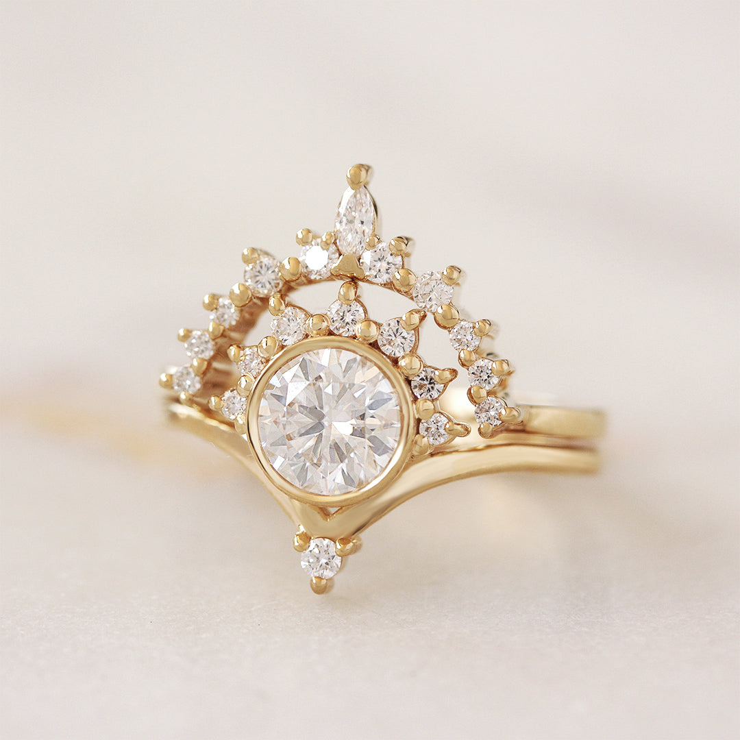 1ct Round Diamond Unique Engagement Rings Set, Valentia and Matching Nesting Ring Romi yellow gold, bezel set