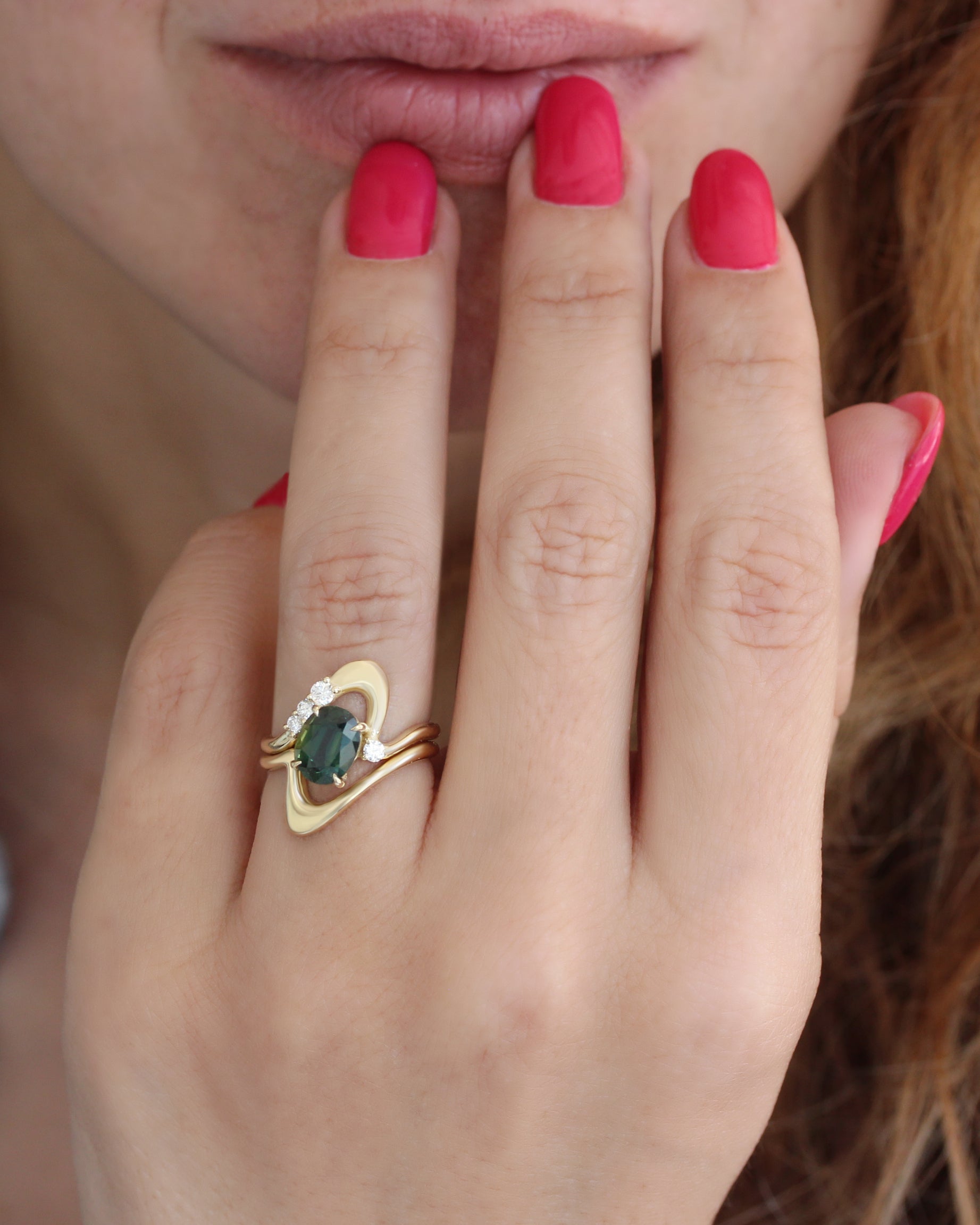 2ct Oval Green Sapphire and Diamonds Wavy Chunky Gold Engagement Ring Set