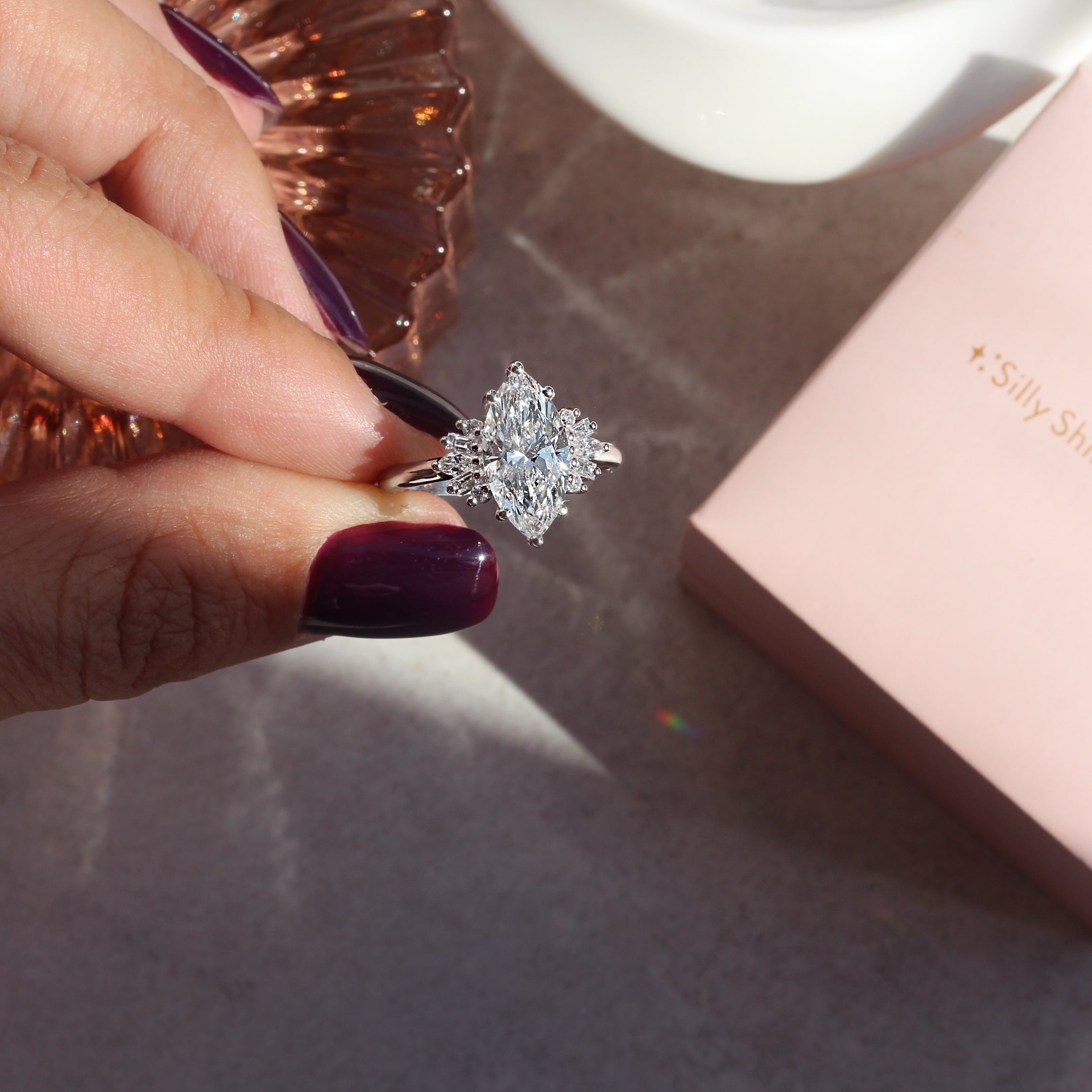 Marquise Diamonds 1.5 קרט, מסגרת טבעת אירוסין ייחודית Alicent