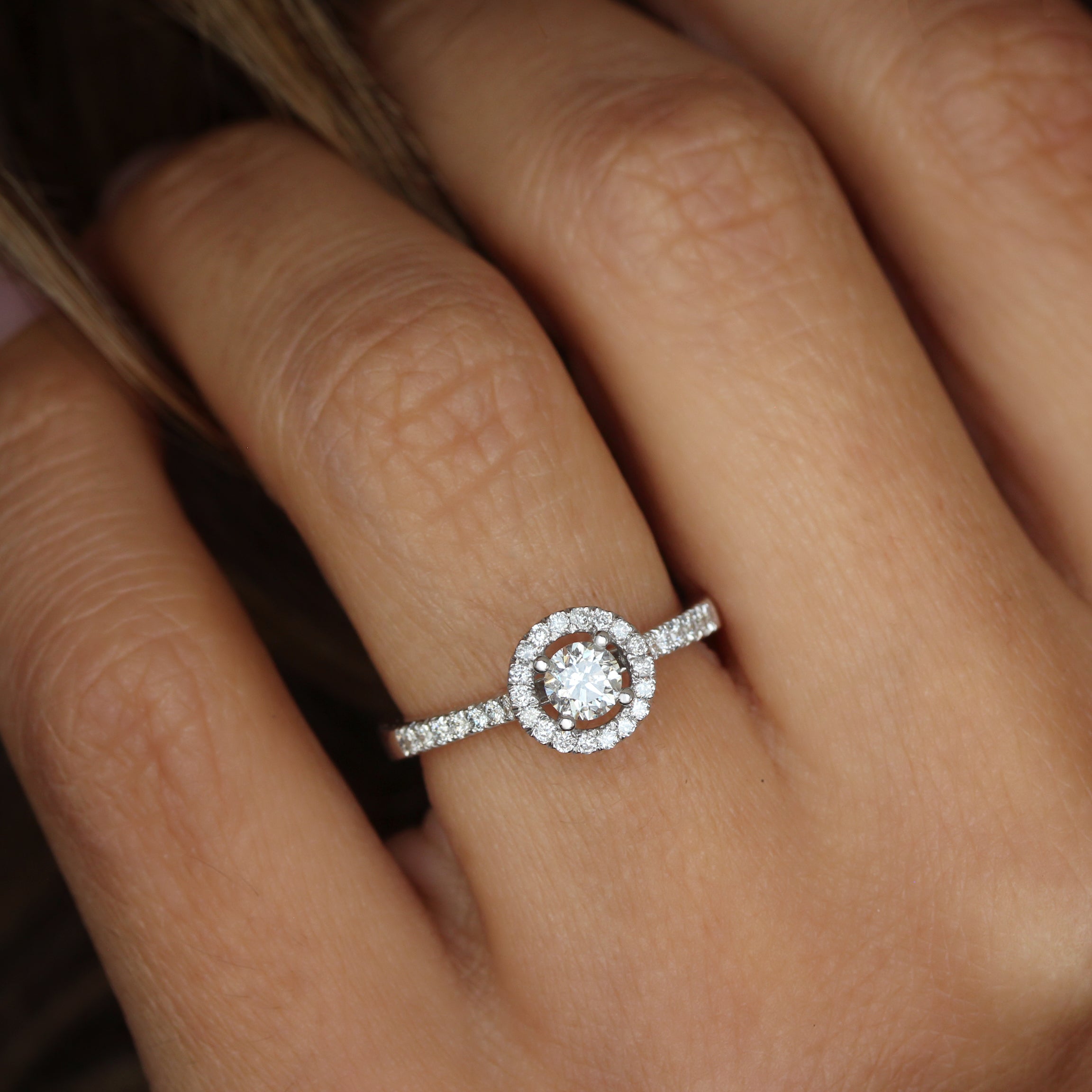 Round Diamond Halo Minimalist Engagement Ring Basic