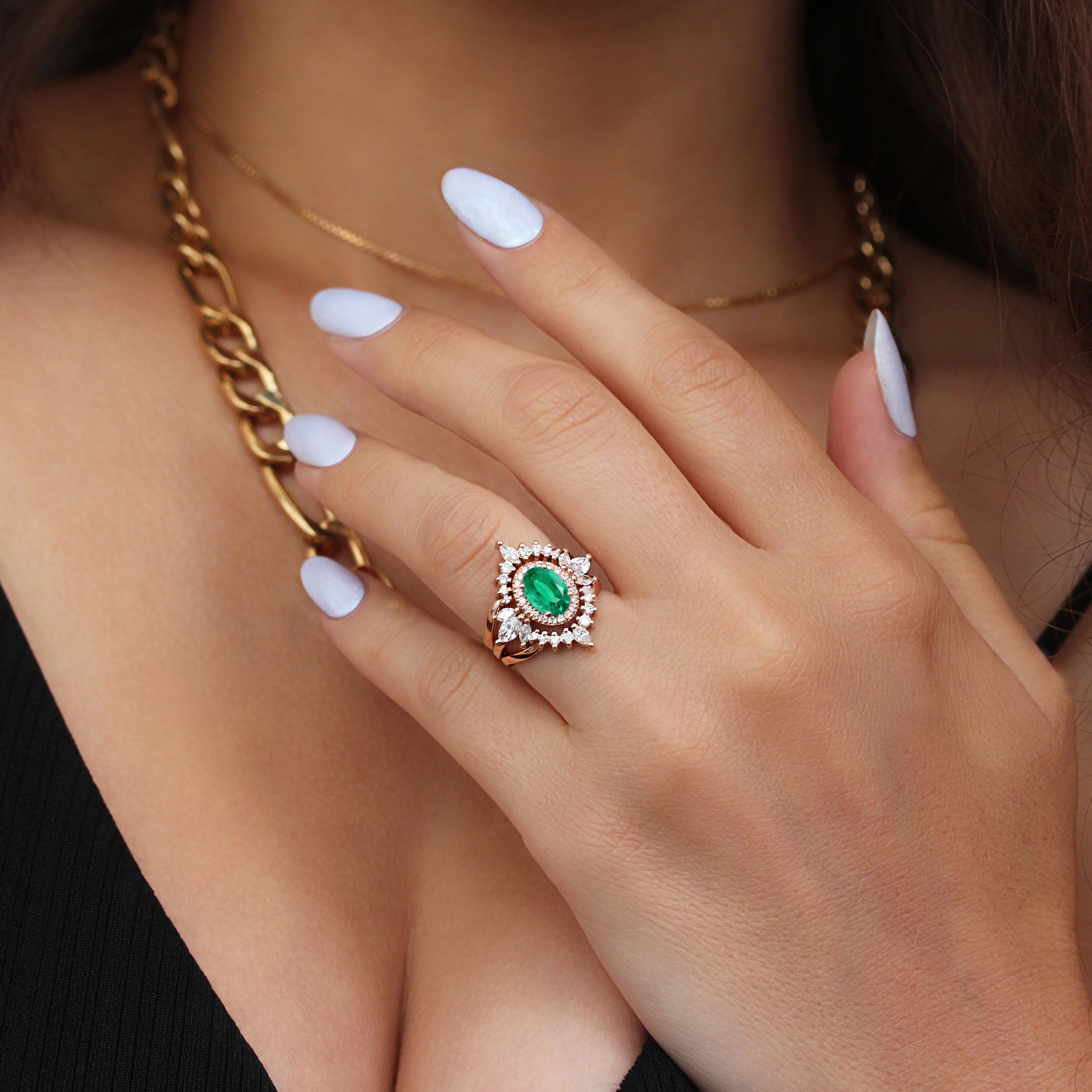 טבעת אירוסין אובלית אמרלד עם שתי טבעות קינון של כתר, Athena Armor ♥