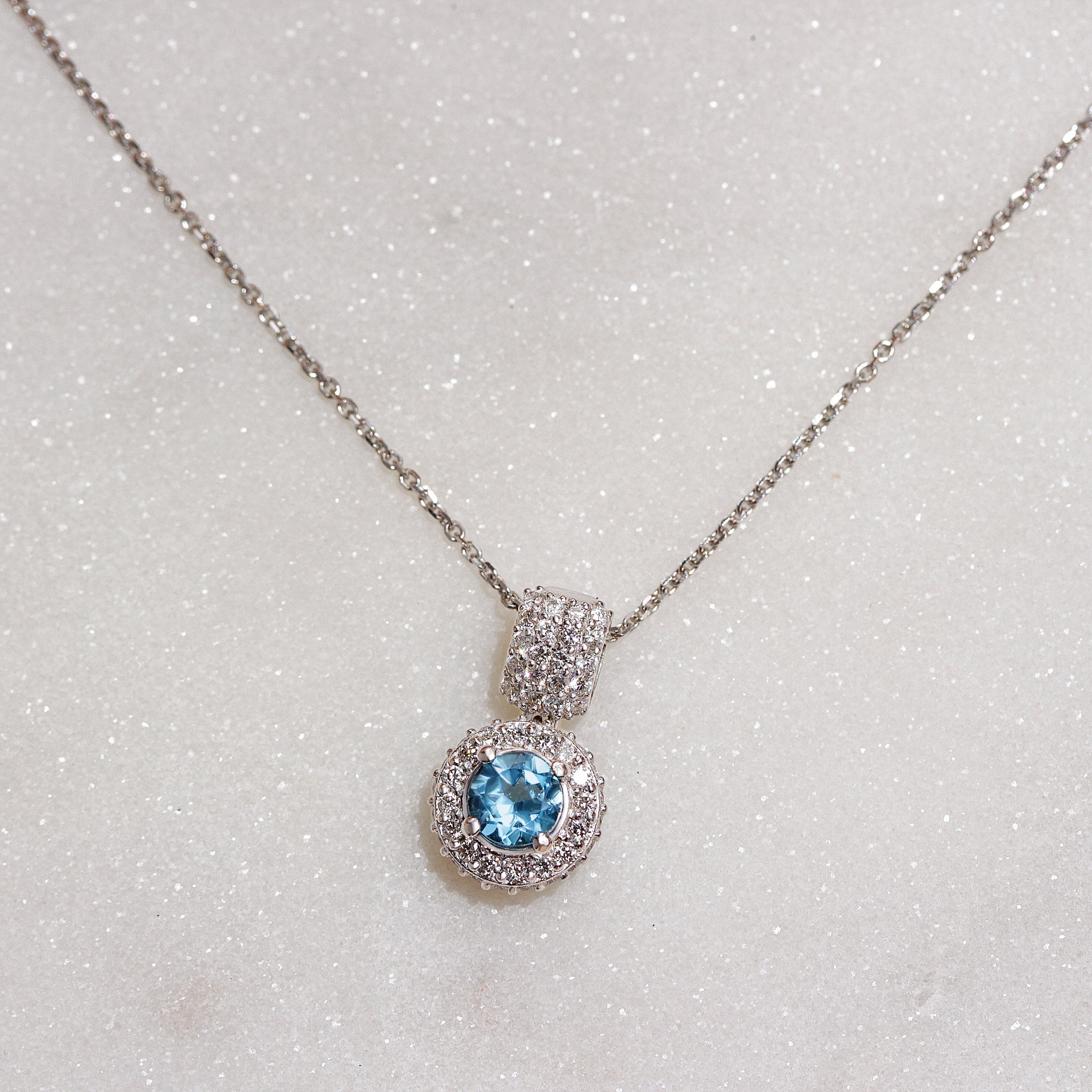 Blue Topaz and Diamonds Chubby Pendant Basic