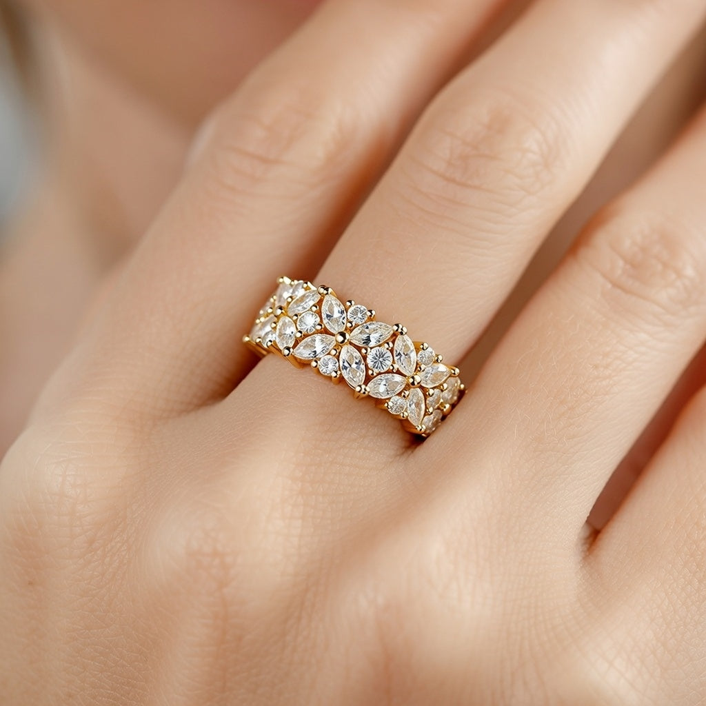 מרקיזת נצח מלאה וטבעת יהלומים עגולה