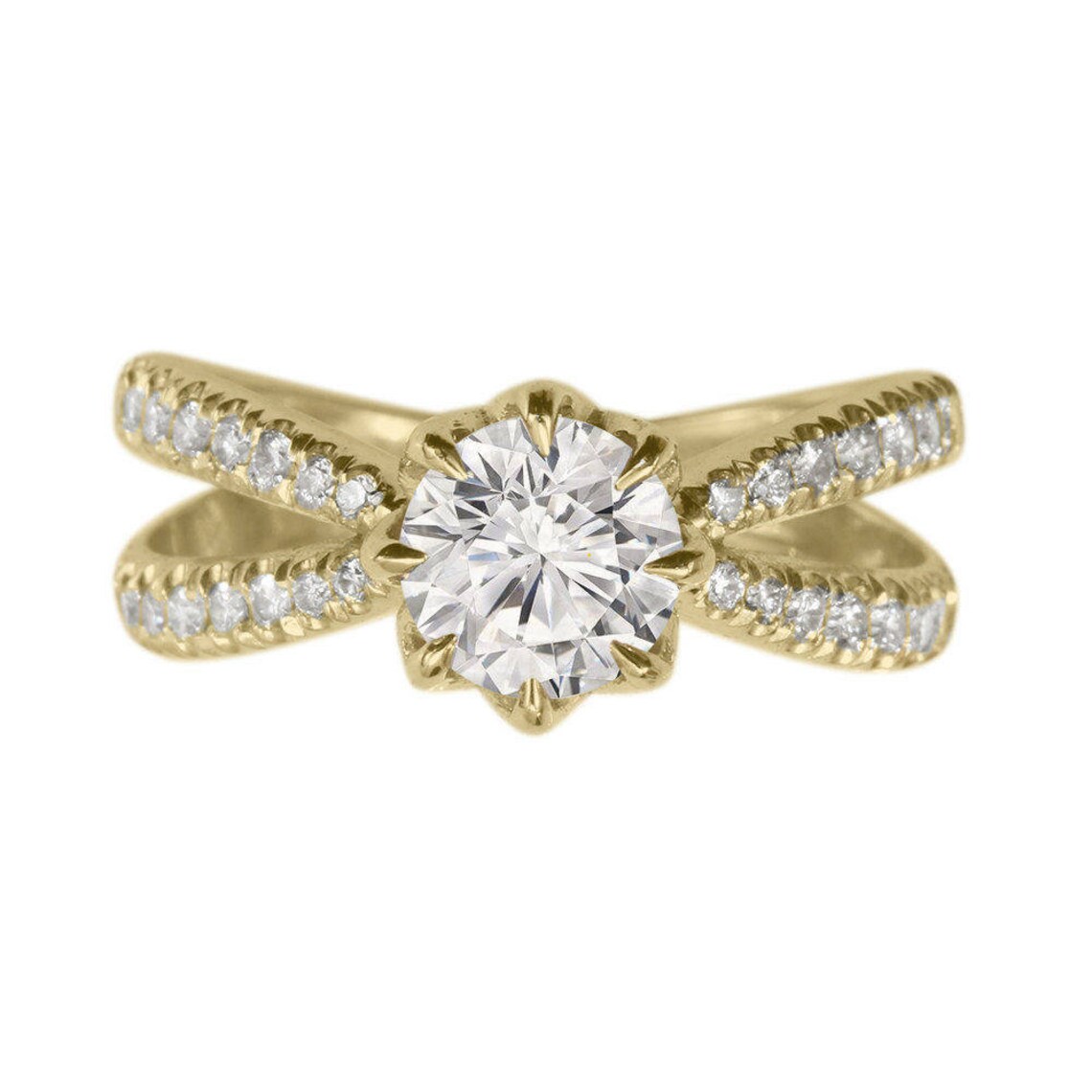 טבעת אירוסין עגולה Diamond Pave Split Shank
