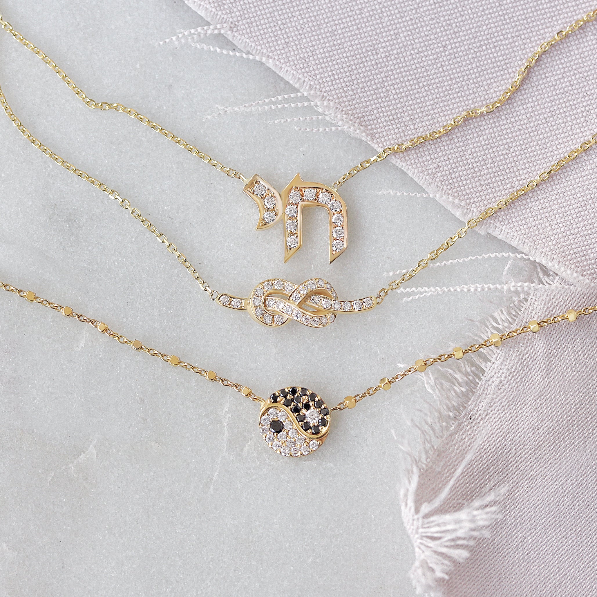 שרשרת פטיט אינפיניטי Love Knot Diamond Chocker