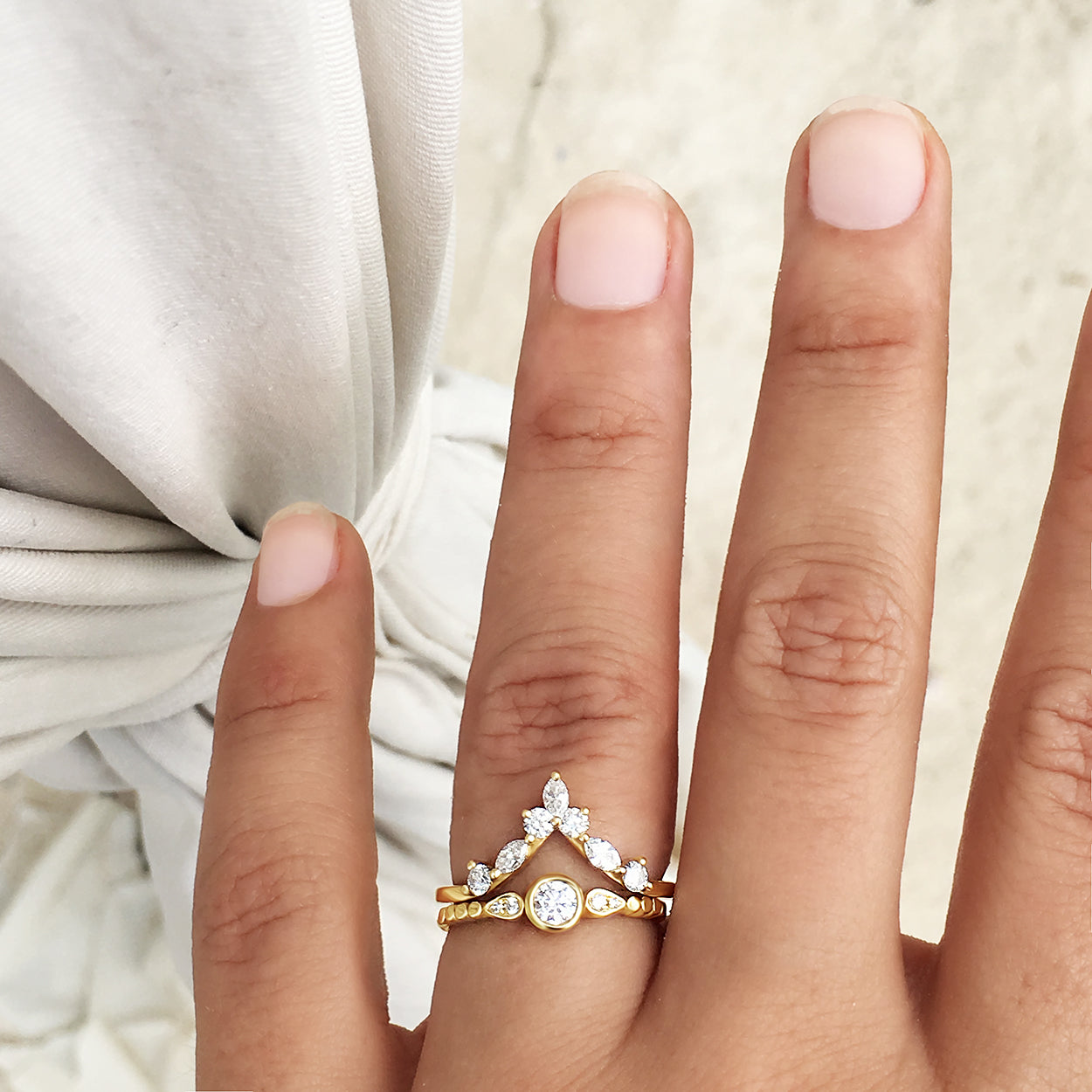 Minimal Dainty Diamond Promise Ring