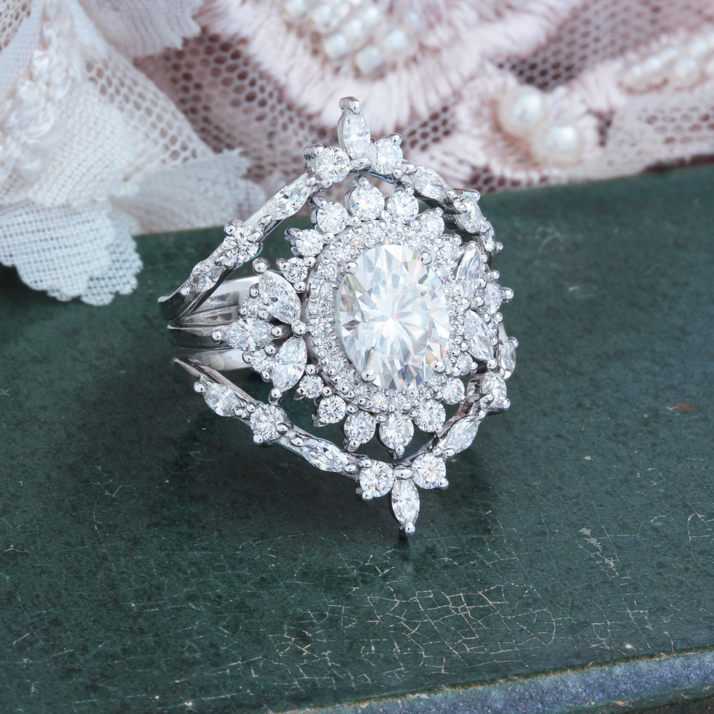 סט טבעות אירוסין כפול הילה 1.50 קראט יהלום סגלגל, מונקו ♥