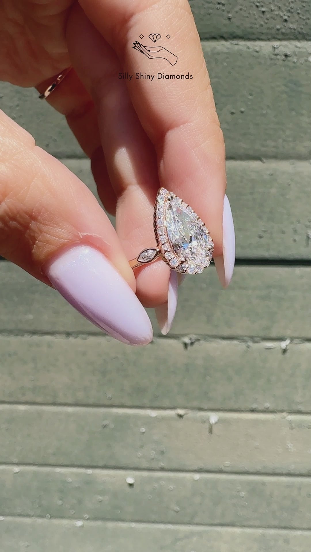 2.5 ct pear diamond halo engagement ring Zoe Silly Shiny diamonds