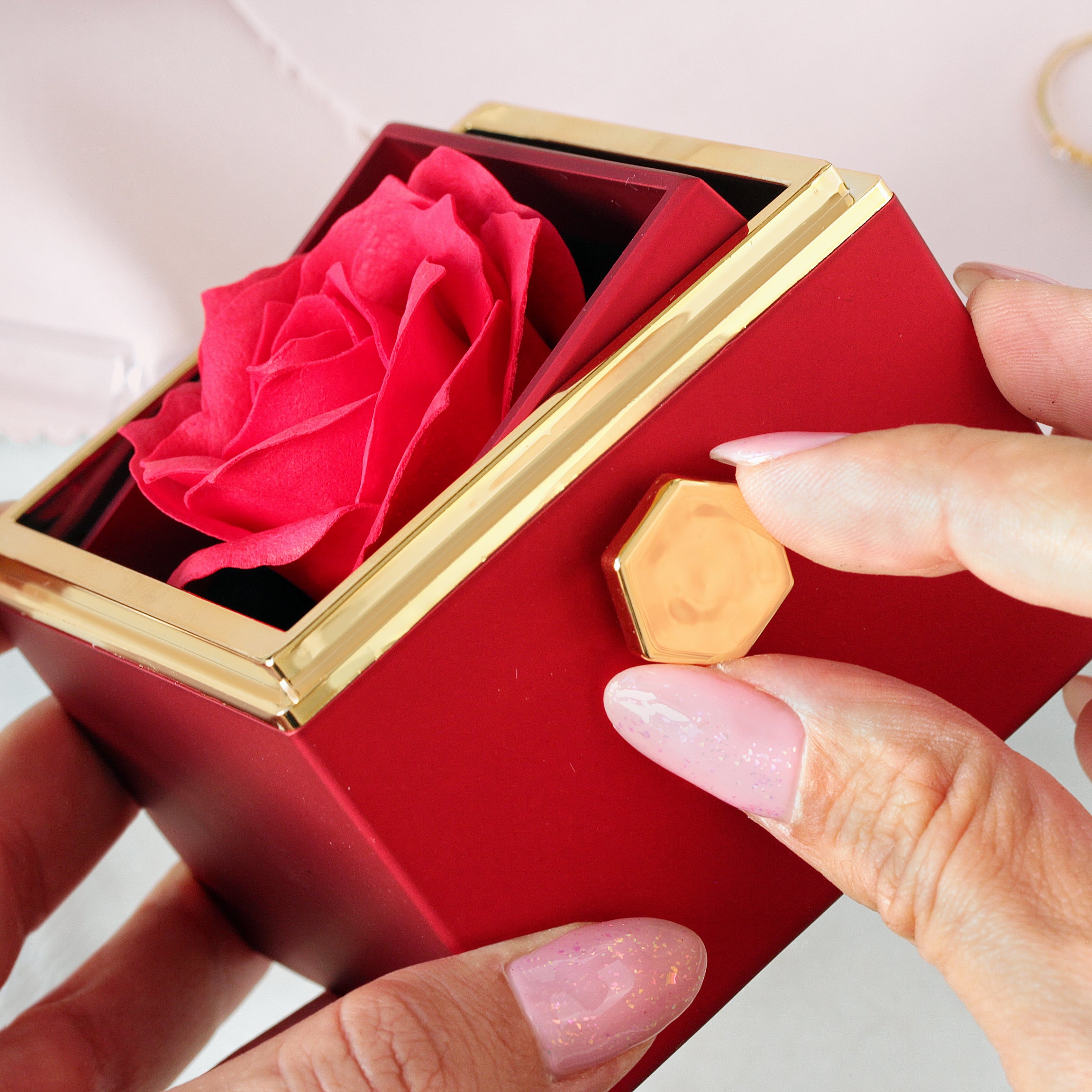 Turning Rose Proposal Ring Box - Jewelry Box