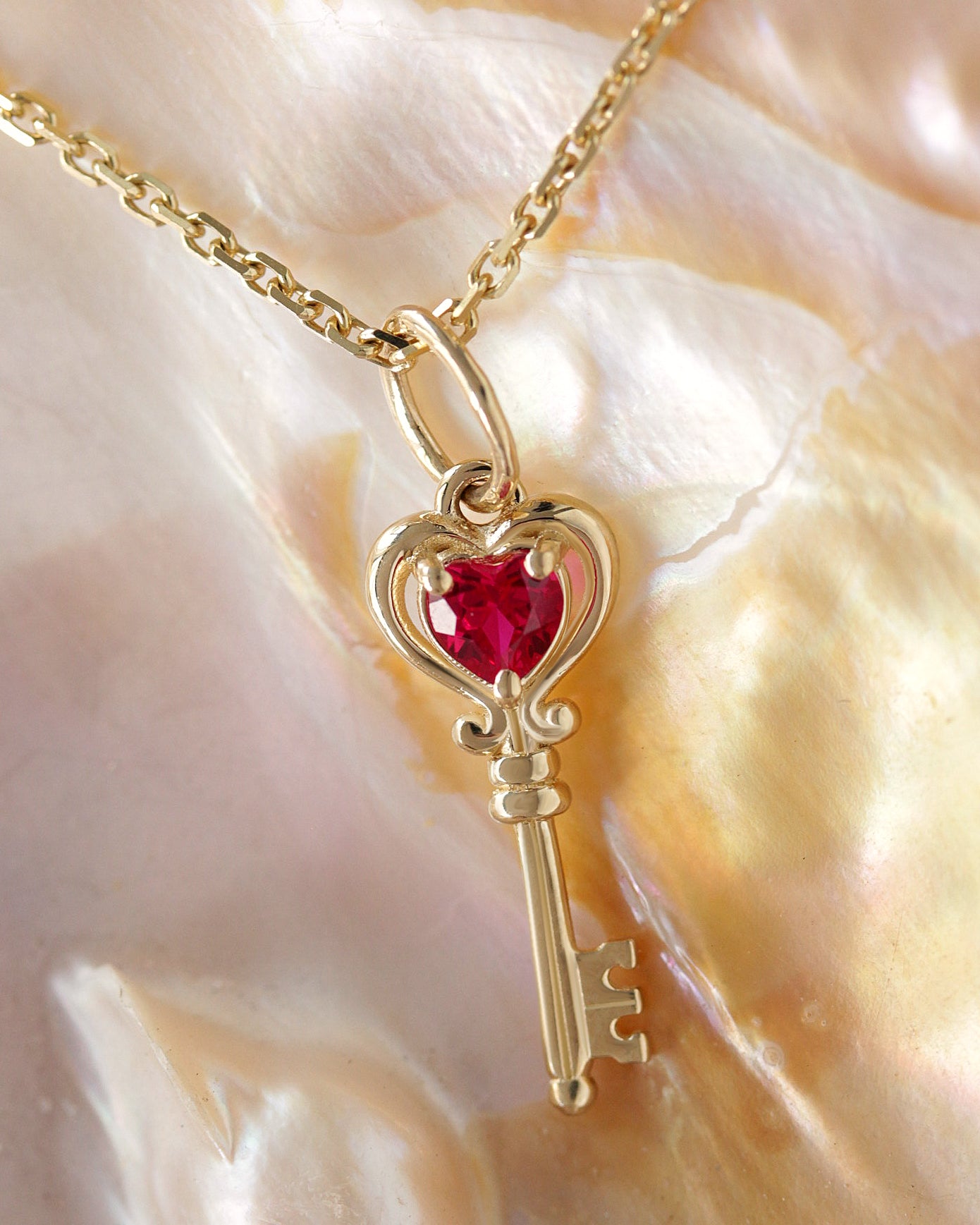 שרשרת קסם מיני עין הרע פייב יהלום / כחול טופז ♥️