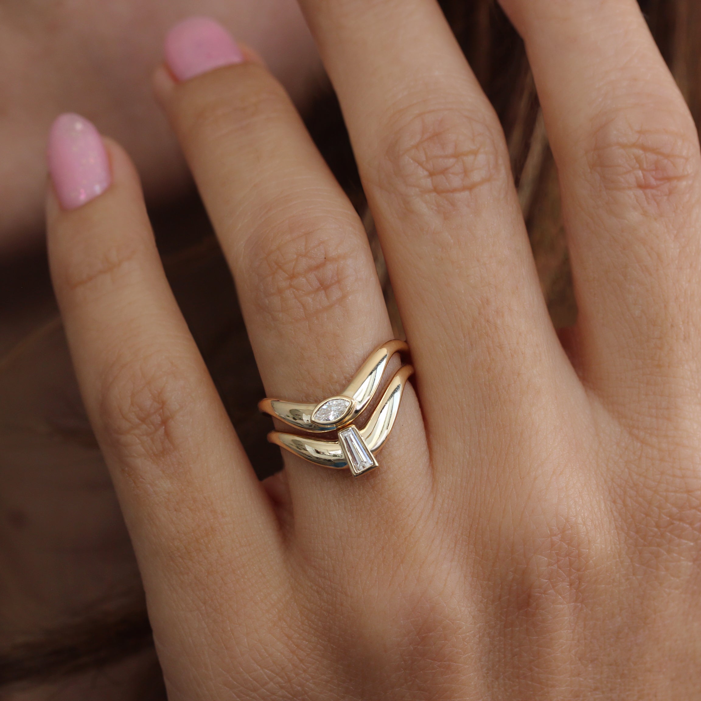 Taper Diamond Gold Curve Statement Wedding sideband Mila ♥