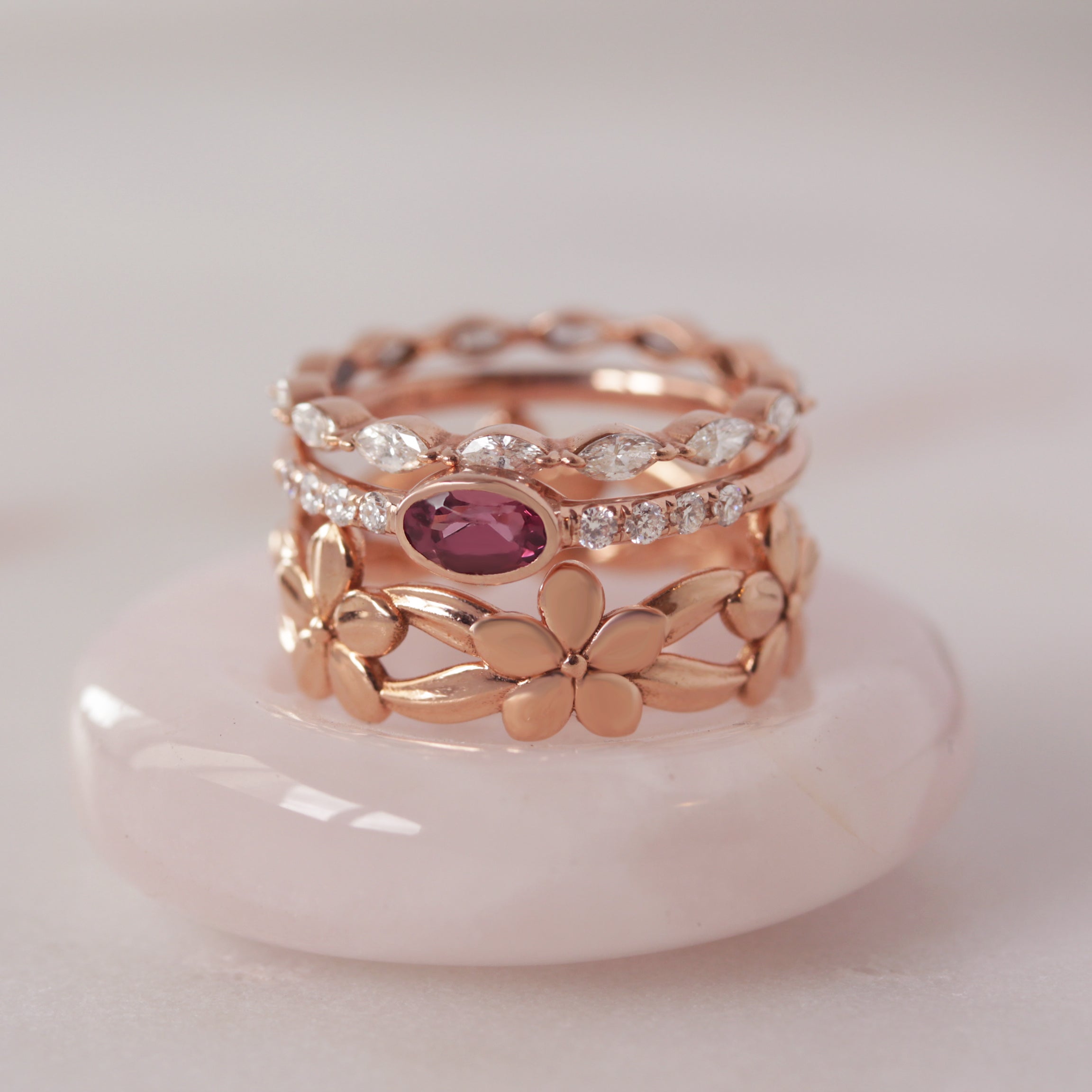Oval Garnet & Diamonds Delicate Birthstone Gemstone Ring