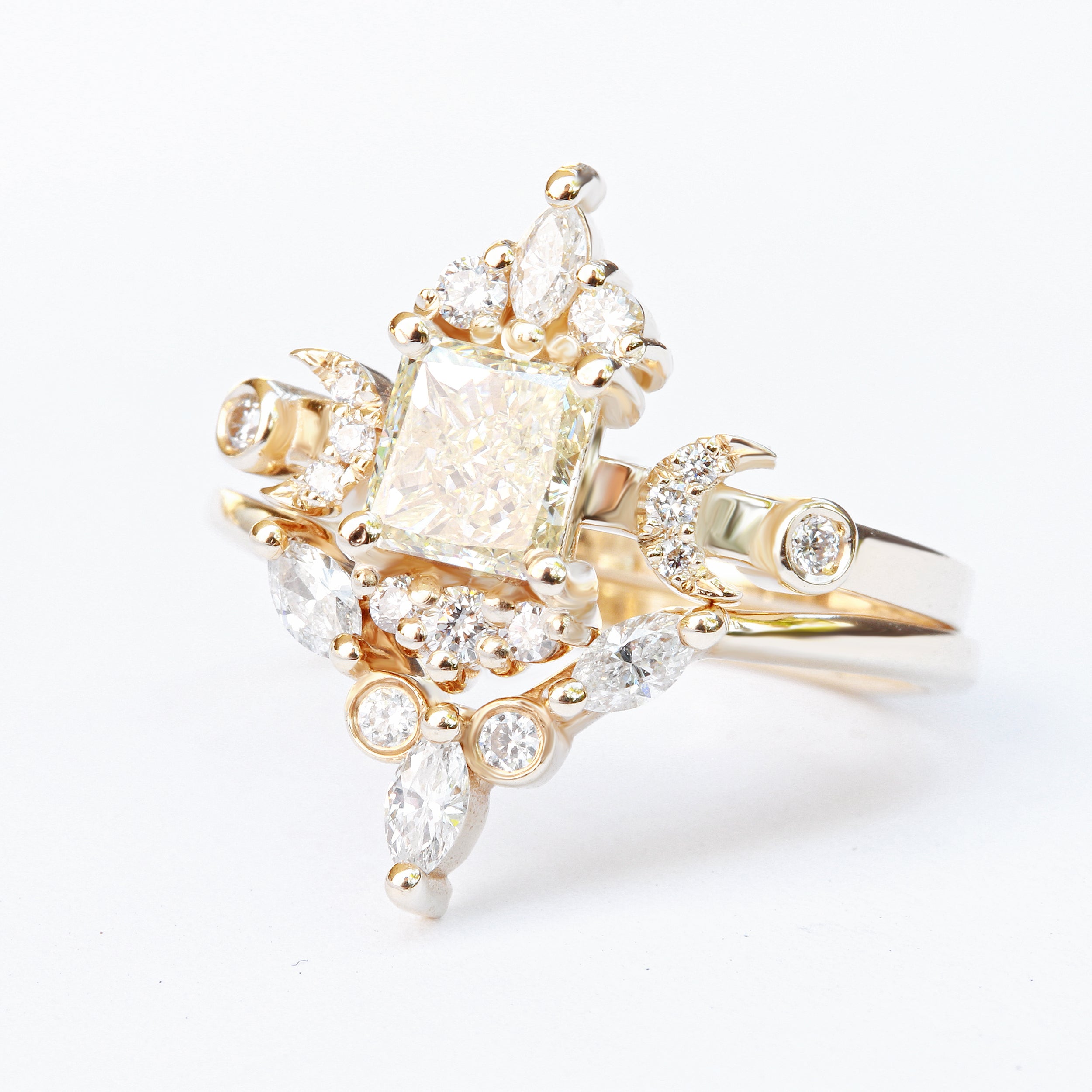 Amber Marquise Diamond Chevron V טבעת נישואין ♥