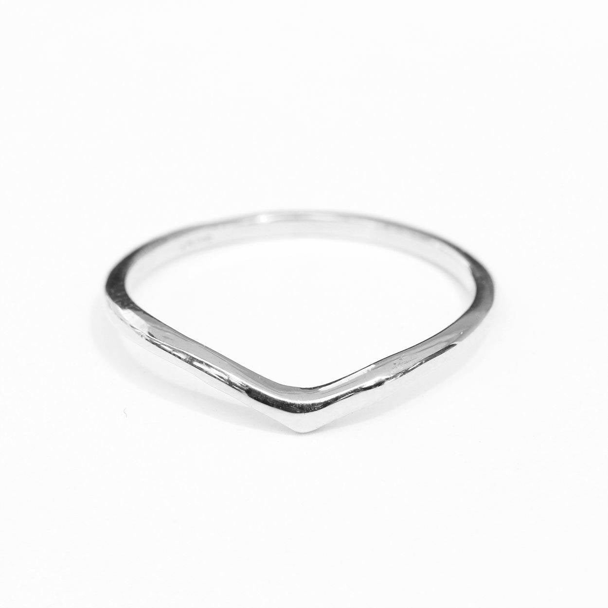 Dainty Gold V Ring - sillyshinydiamonds
