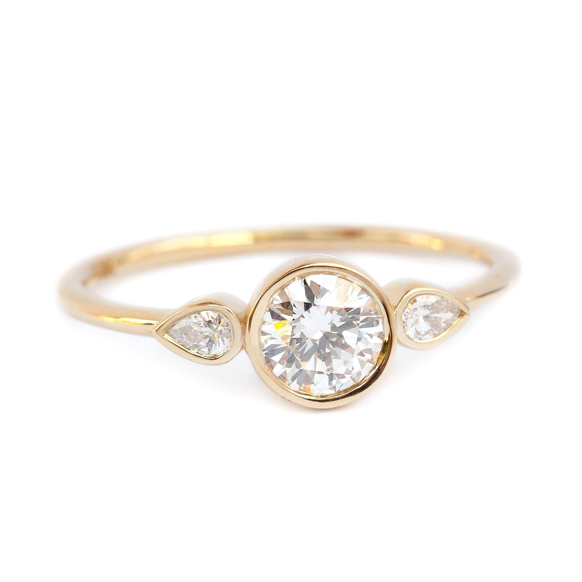 Three stone Diamond Engagement "Kiss" Ring ♥