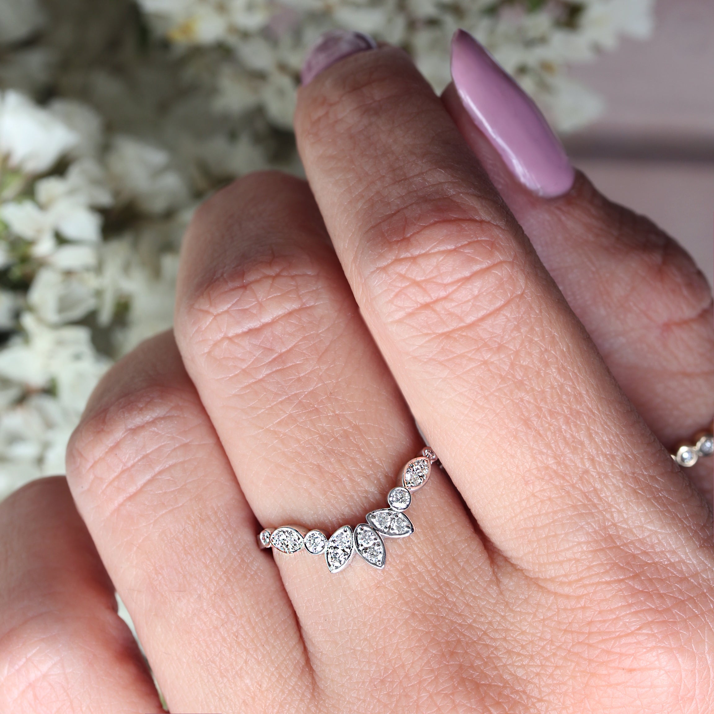 Leaves ornament chevron wedding band - sillyshinydiamonds