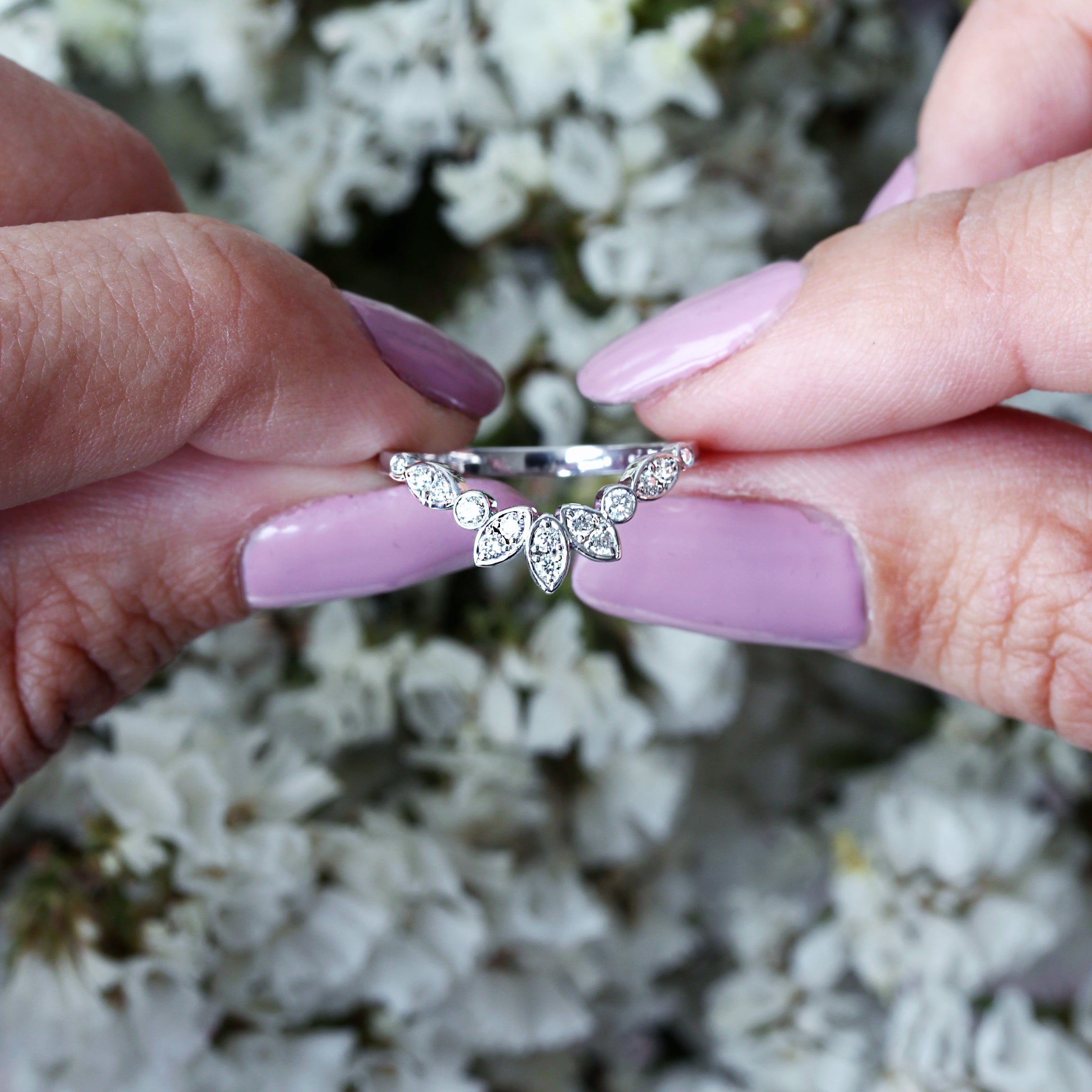 Leaves ornament chevron wedding band - sillyshinydiamonds