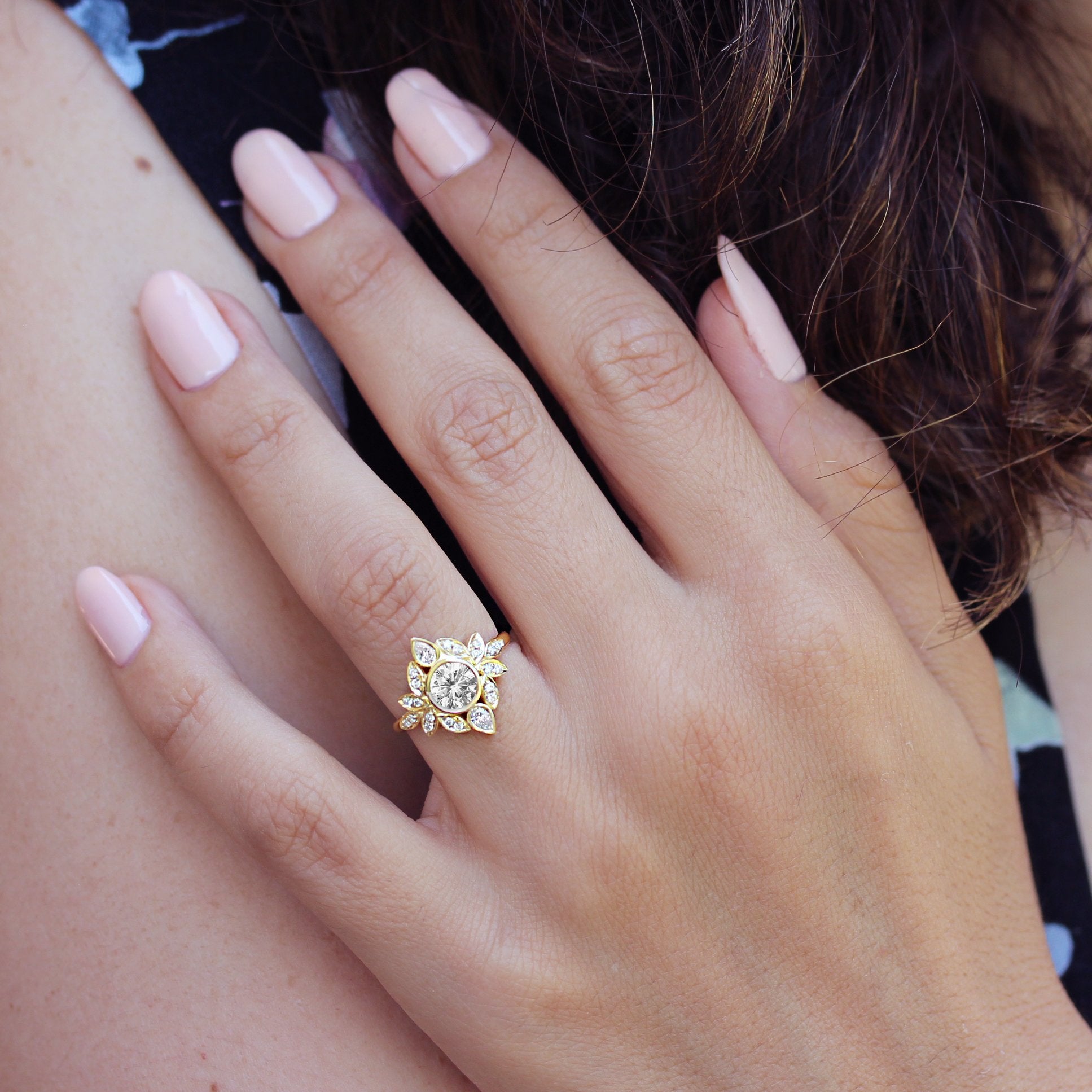 טבעת אירוסין פרחים של Morganite & Diamonds עם טבעת זהב מוצק תואמת Guard Lily #5 ♥