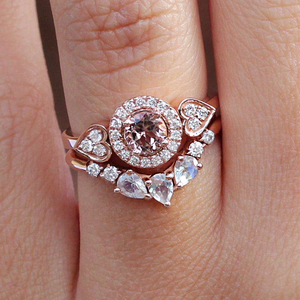 להקת נישואים מקננת Moostone & Diamonds, גאיה