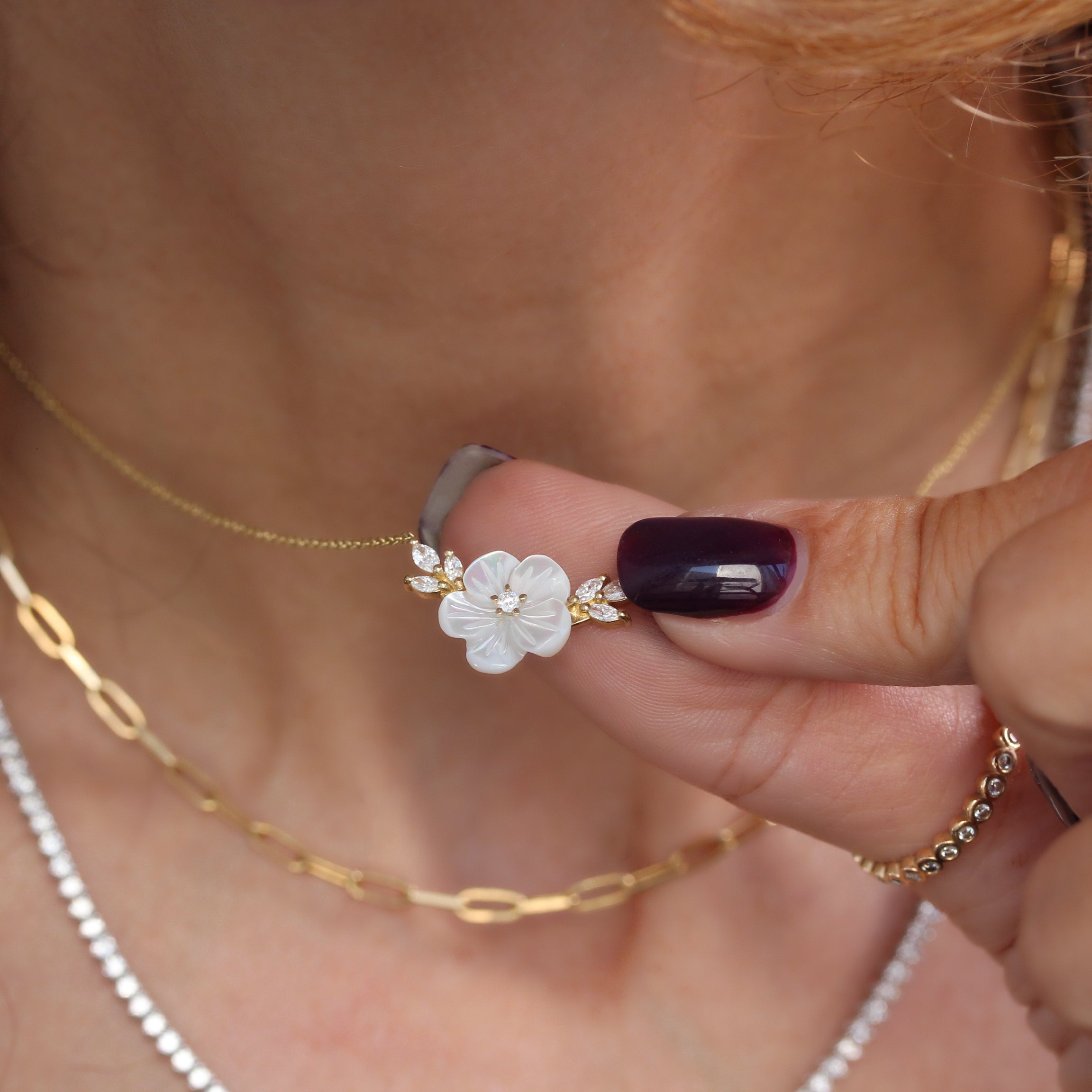 Flower Necklace - Mother of pearls and diamonds necklace Luna Blossom Necklace