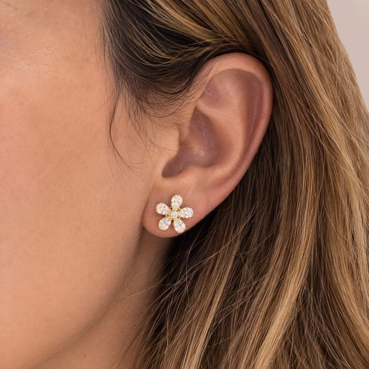 Flower Diamond Stud Earrings,  diamond flower , stud earrings, flower earrings, earrings,