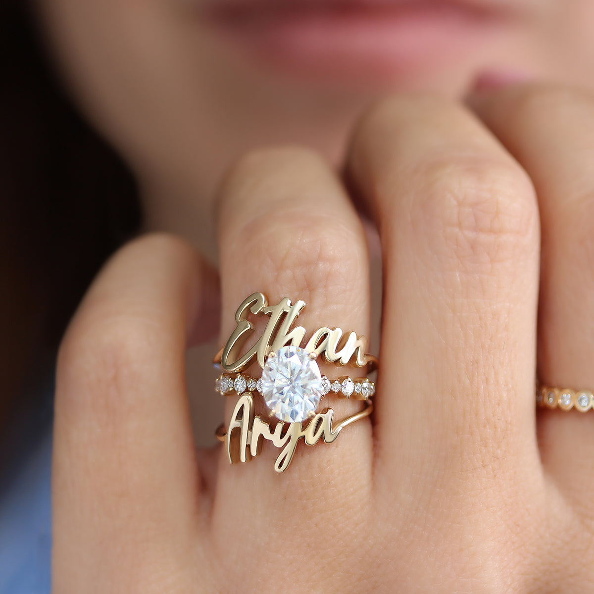 Oval Diamond Dots Band טבעת אירוסין קלאסית - מרגו ♥