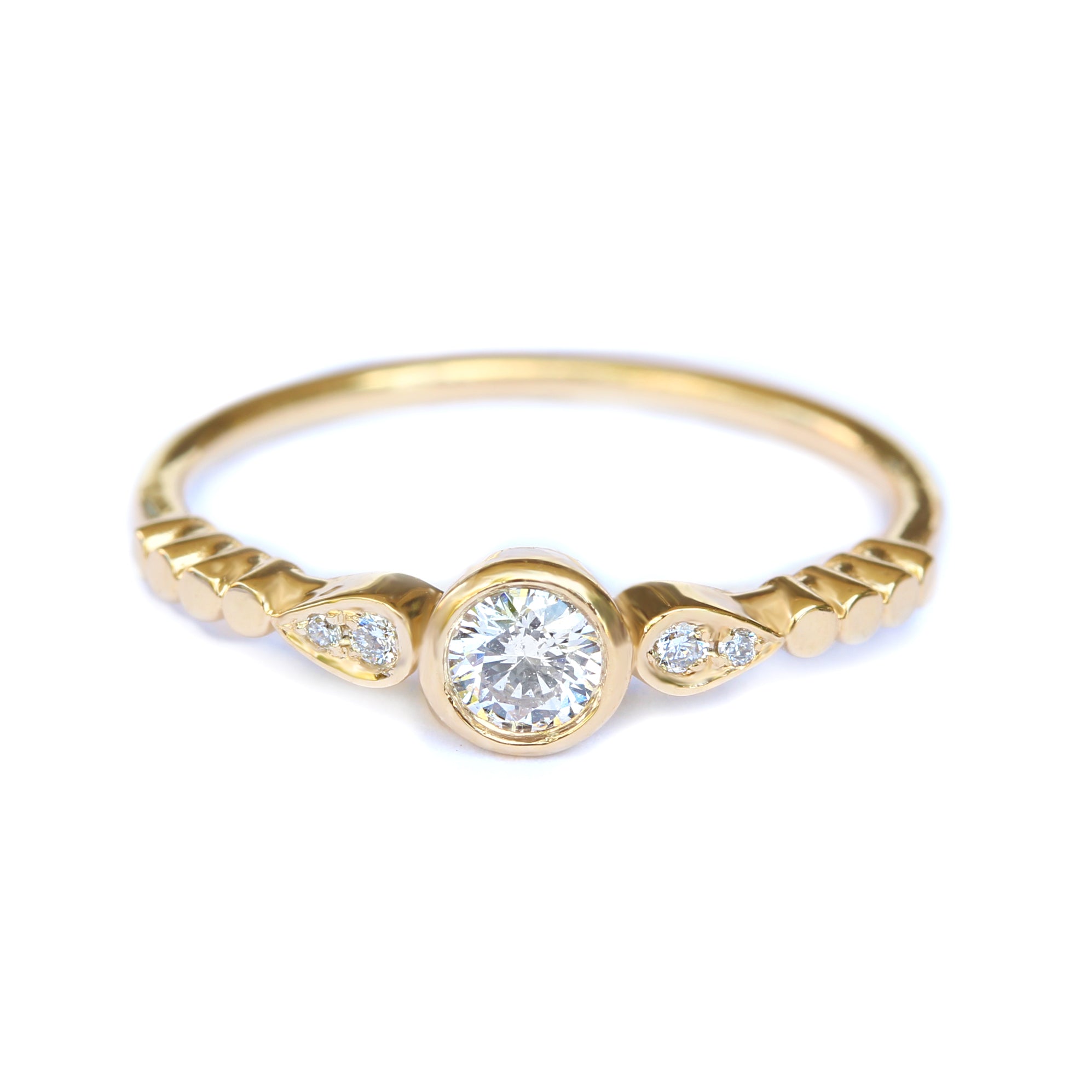Minimal Dainty Diamond Promise Ring