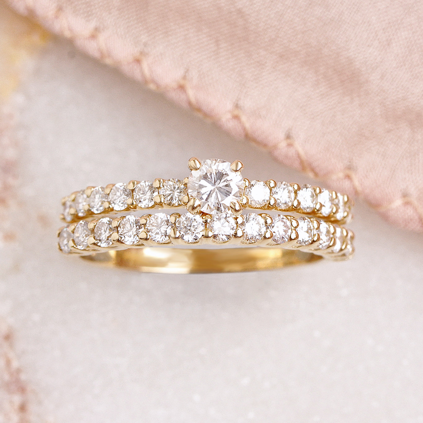 Small Round Diamond Engagement Ring Set Basic