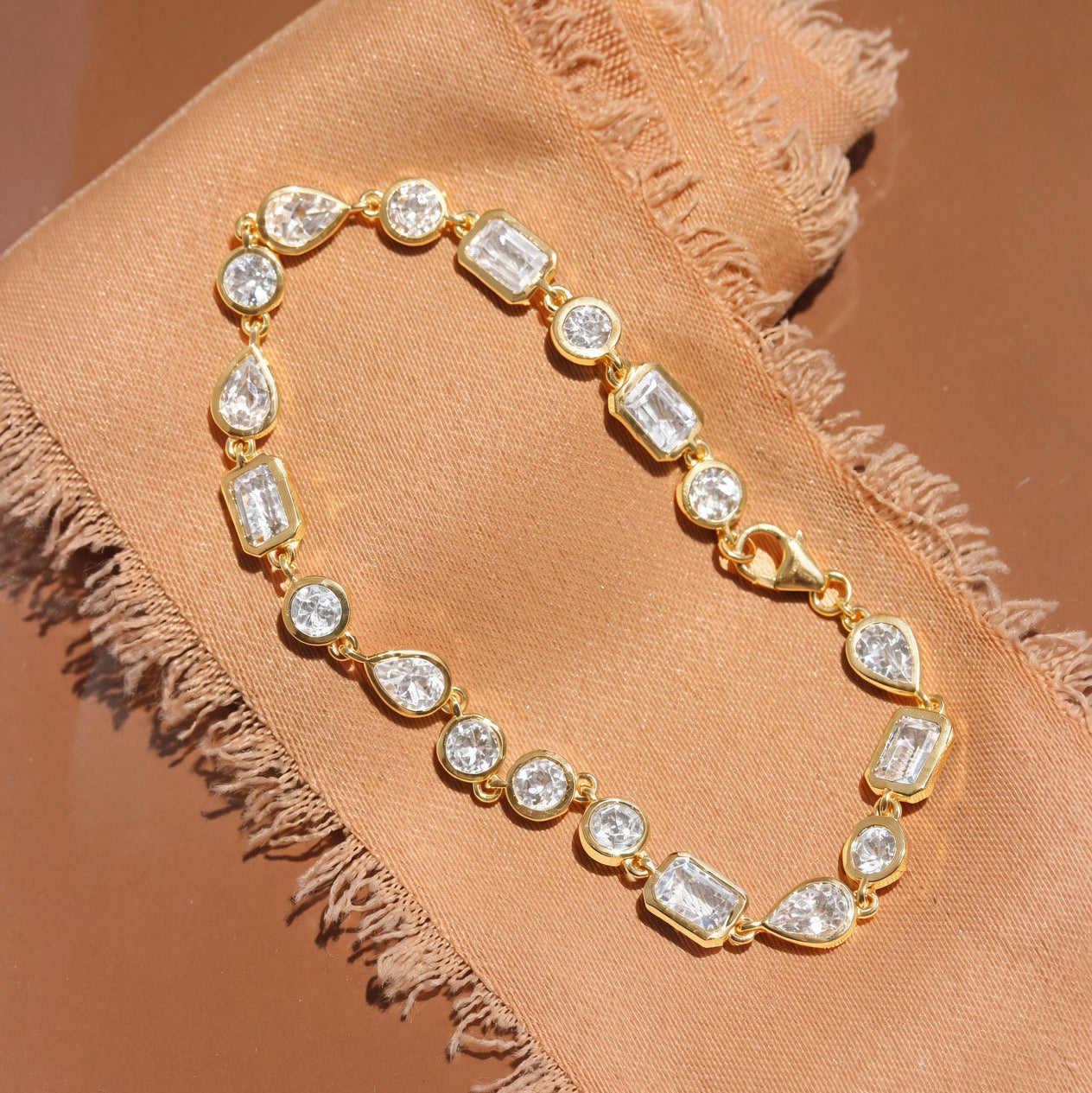 bezel diamond unique links bracelet Amanda yellow gold