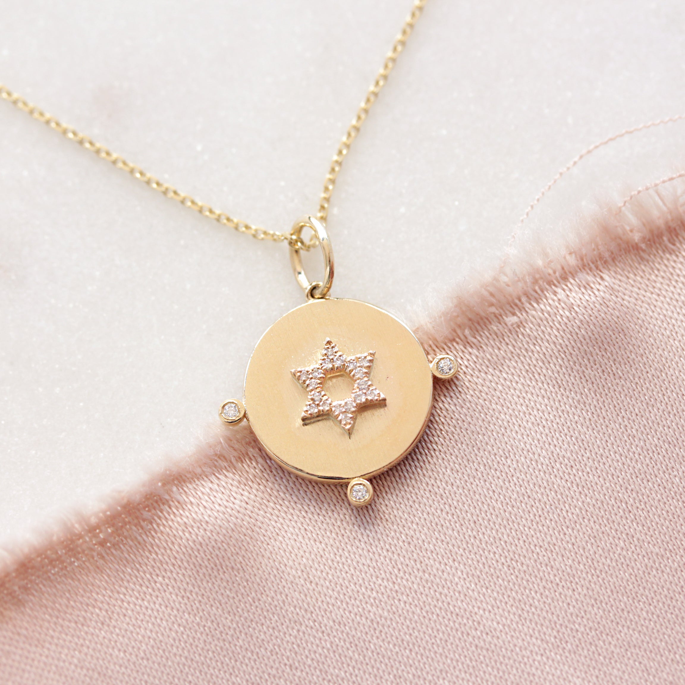 DavidStar_MagenDavidRoundDiscCoinPendant,yellow gold, diamonds, star of david, gold chain