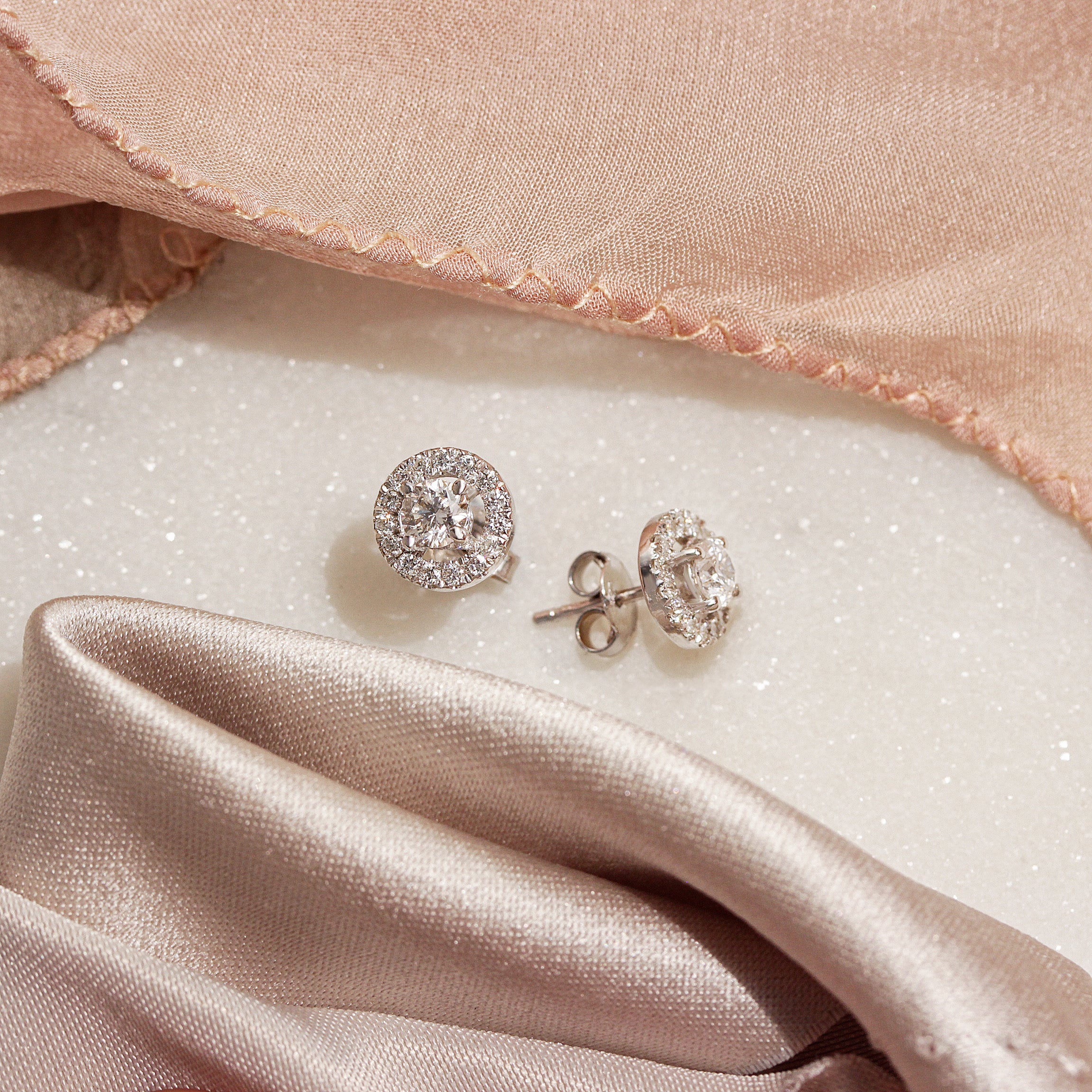 Round diamond Halo Stud Earrings Basic Collection