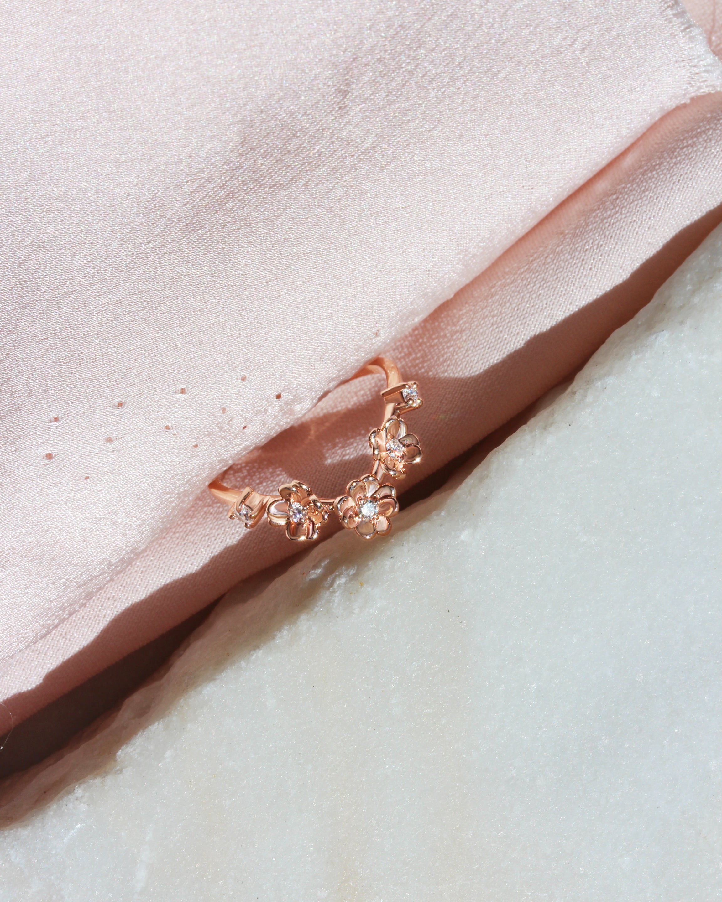 Flowers Nesting V Ring Magnolia ♥