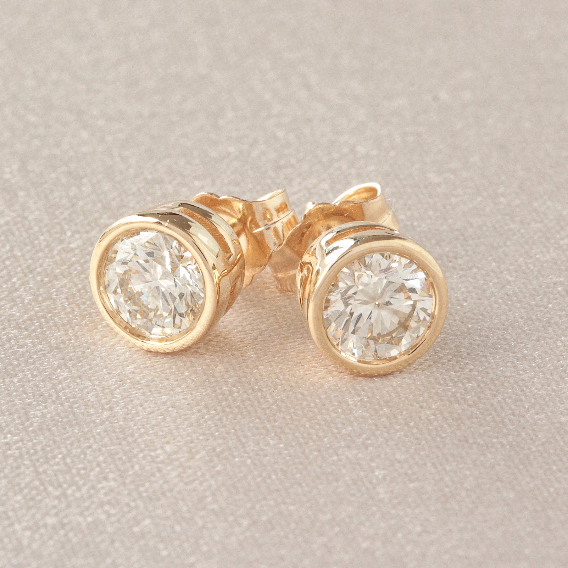 Round bezel diamond dainty stud earrings