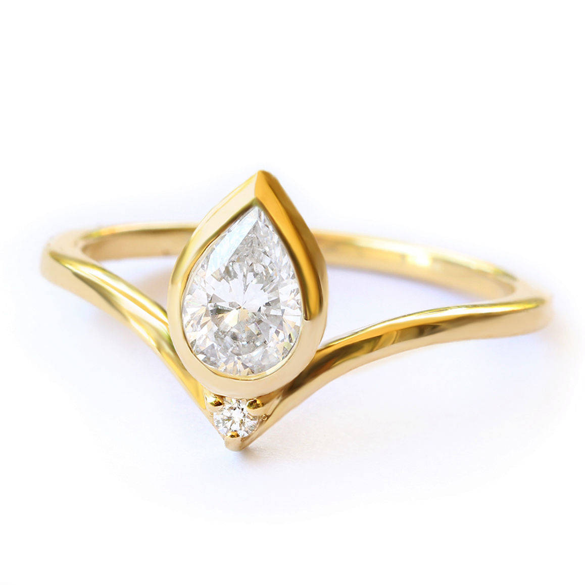 Pear diamond Bindi Engagement Ring - sillyshinydiamonds