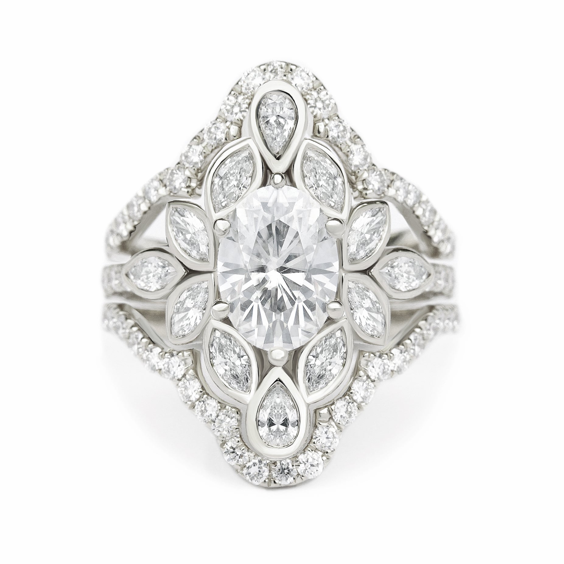 Round Engagement Rings: Top Rings For The Fashionable Brides